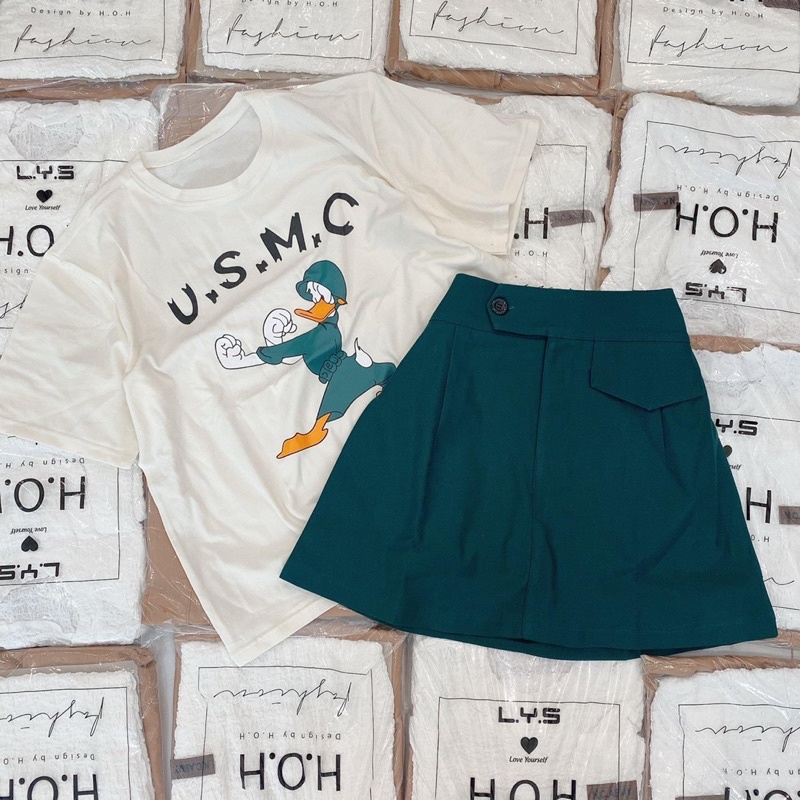 set áo thun ngắn tay in hình và chân váy kaki chữ A
