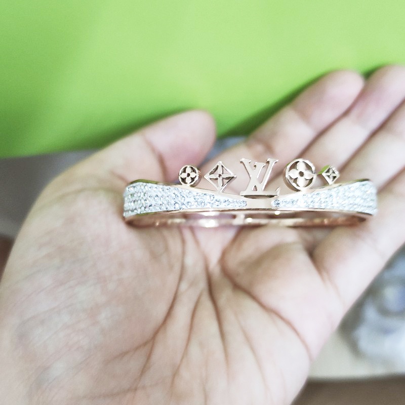 Vòng Tay Vương Miện Đính Đá Nhân Tạo Titan Ko Đen TT 4317