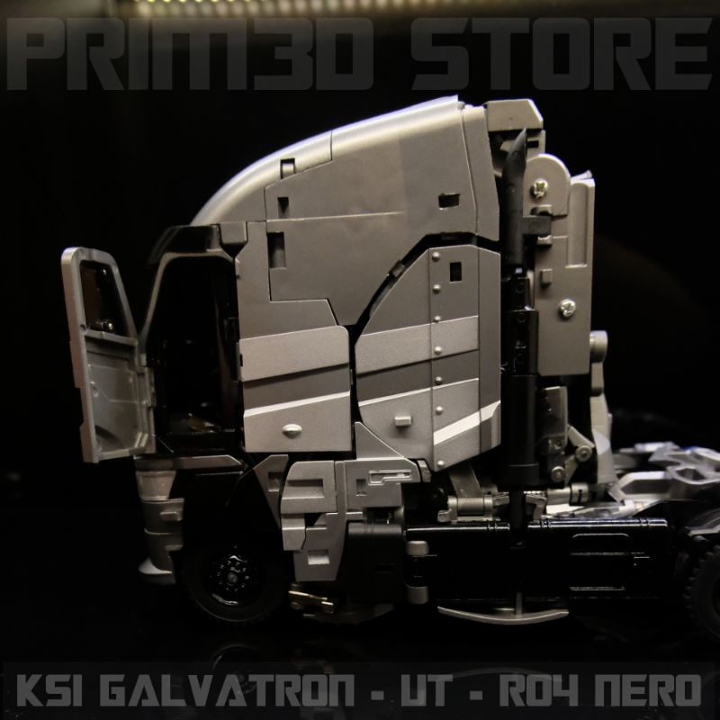 Mô hình Transformers Galvatron - UT R04 Nero