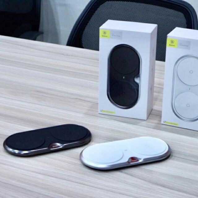 Đế sạc không dây Baseus.