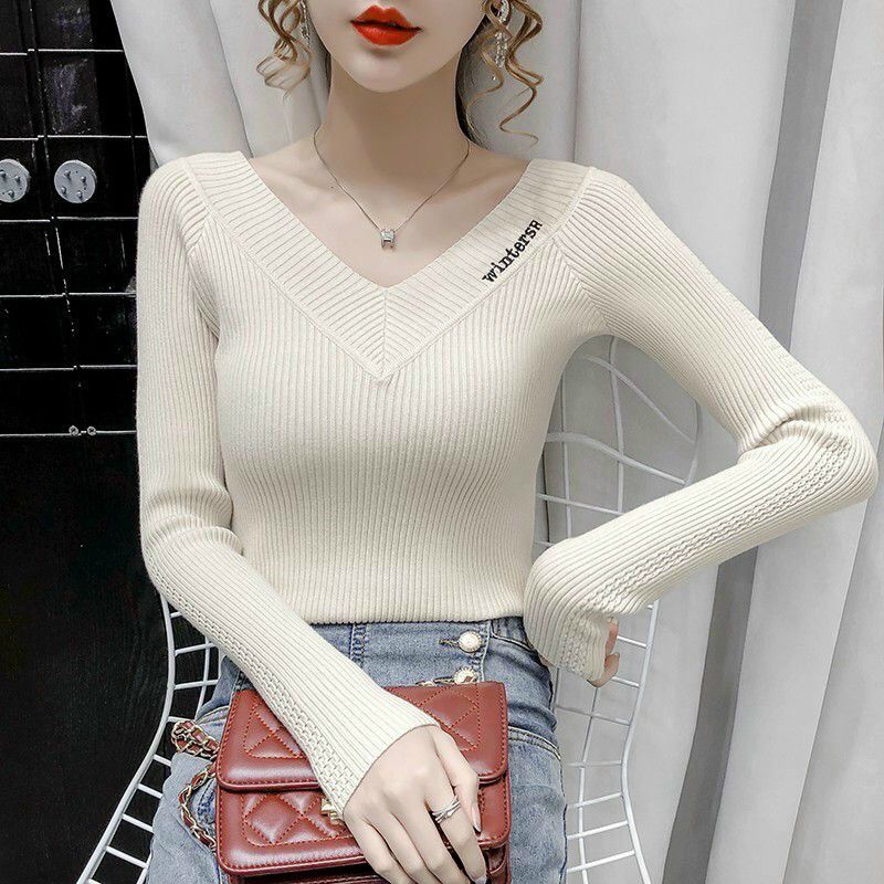 Áo thun cổ tim tay dài cổ thêu chữ  (A15