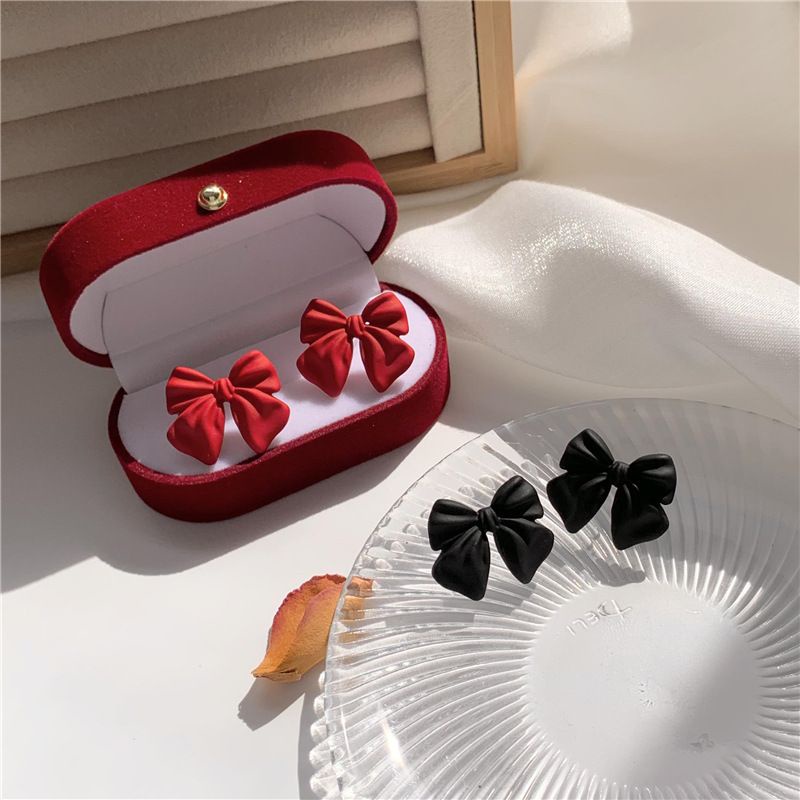 khuyên tai nơ đỏ style tết rực rỡ bông tai dài nhà Chang