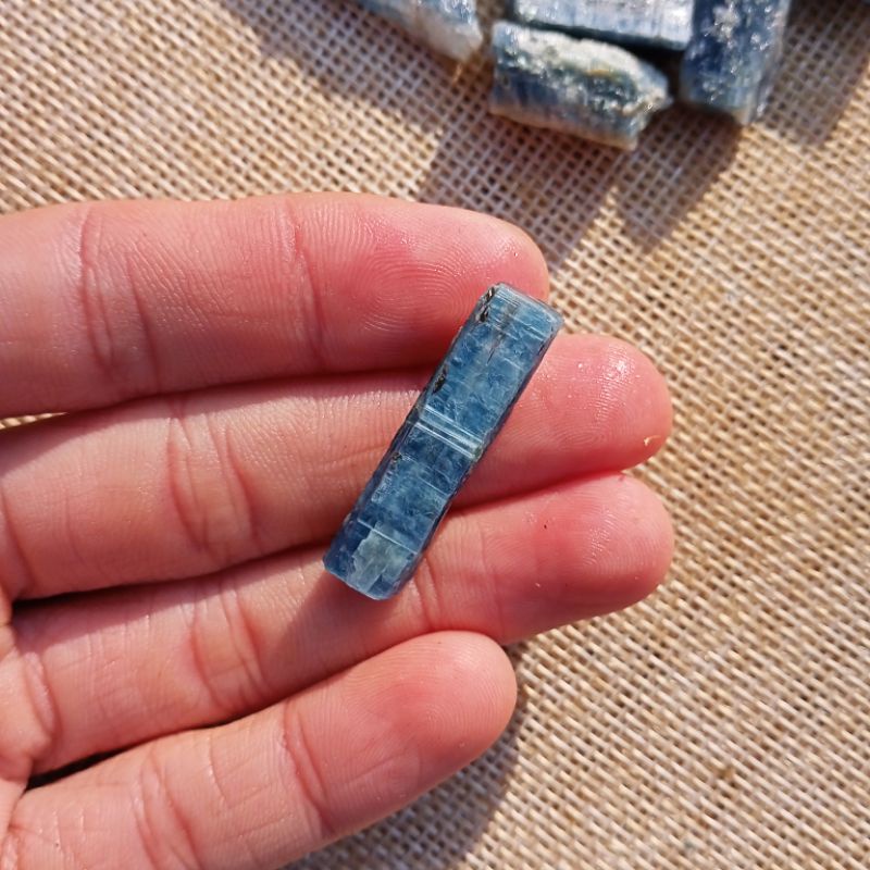 Set 50g đá Kyanite thô nhiều kích thước
