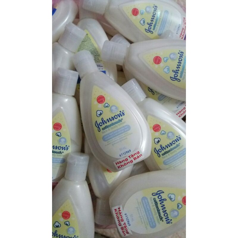 2 chai Sữa dưỡng thể Johnson's baby cotton touch (50ml)