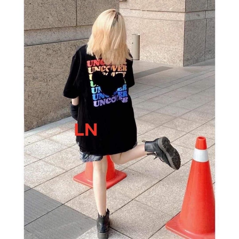 Áo thun UNCOVER chữ màu DA6