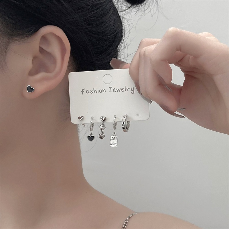 Arin Khuyên Tai Dây Xích Hình Trái Tim Màu Đen Phong Cách Đường Phố Nhật Hàn Cá Tính Dành Cho Bạn Nữ