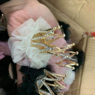 Cặp tóc vương miện cho bé