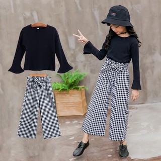 Set Of Round Neck Short Sleeve T-shirts + Fashionable High Back Shorts For Girls
