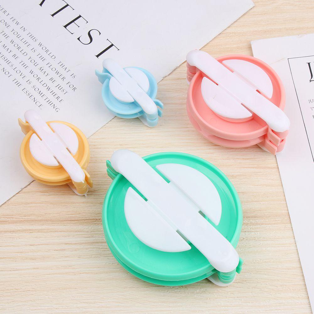 Set 4 Dụng Cụ Làm Cục Bông Pompom Hình Tròn Tiện Lợi