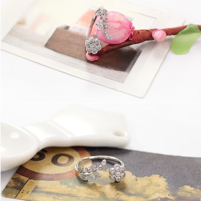 Nhẫn Đeo Tay Bằng Kim Loại Hình Hoa Xinh Xắn Cho Nữ