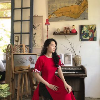 Áo dài đỏ 4 tà cách tân