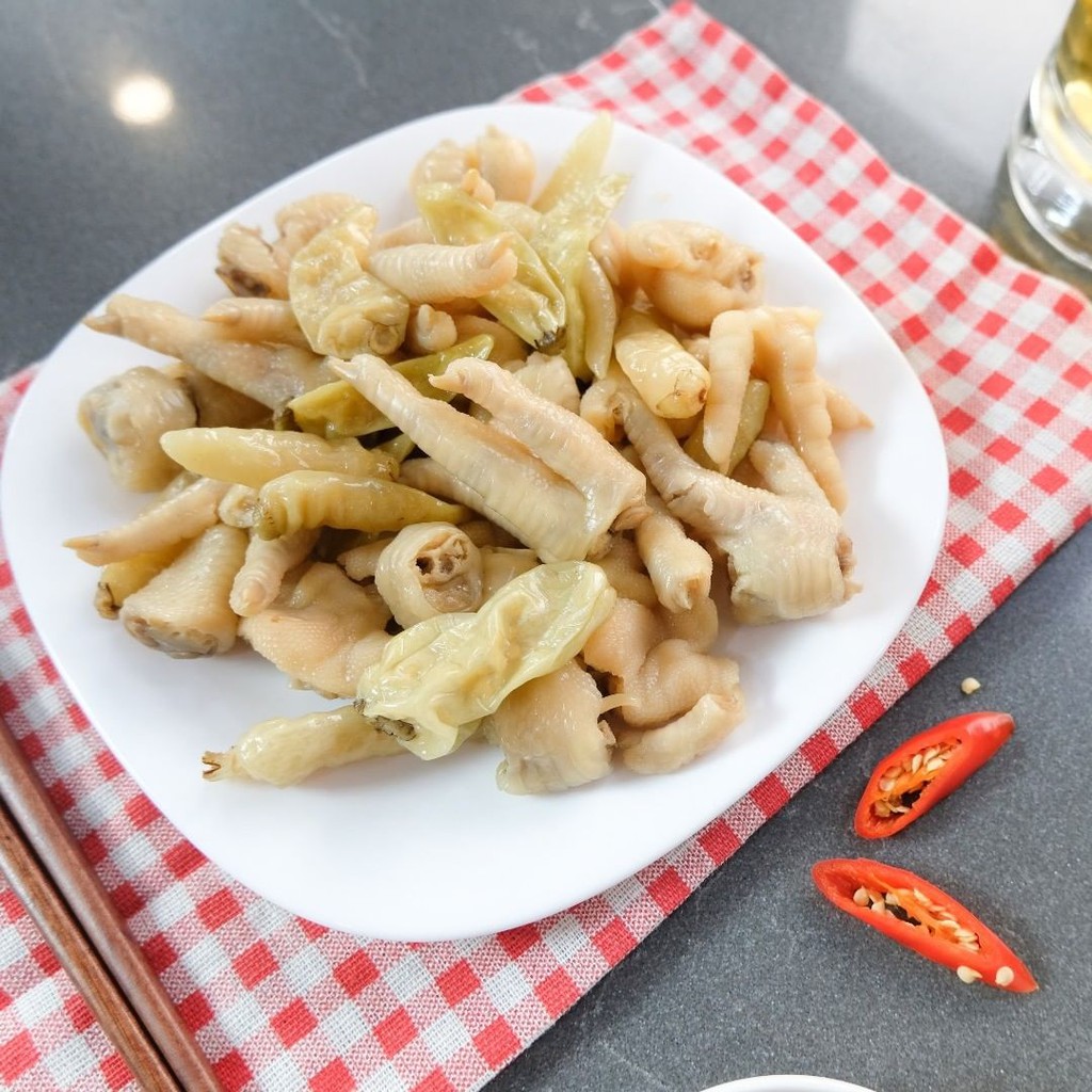 Đồ Ăn Vặt Việt Nam Chân Gà Siêu Cay VuVu Muối Ớt Bếp Cô Hồng Gói 125g | BigBuy360 - bigbuy360.vn