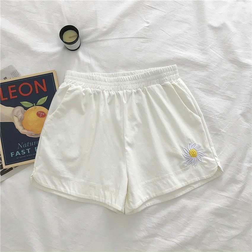[Có kèm video] Quần short cotton in hình hoa cúc nữ siêu xinh | BigBuy360 - bigbuy360.vn