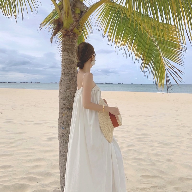 Đầm dây maxi trắng đi biển dáng xoè rộng rãi