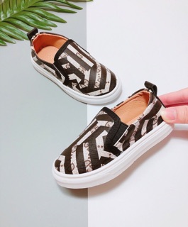 Slip on bé trai