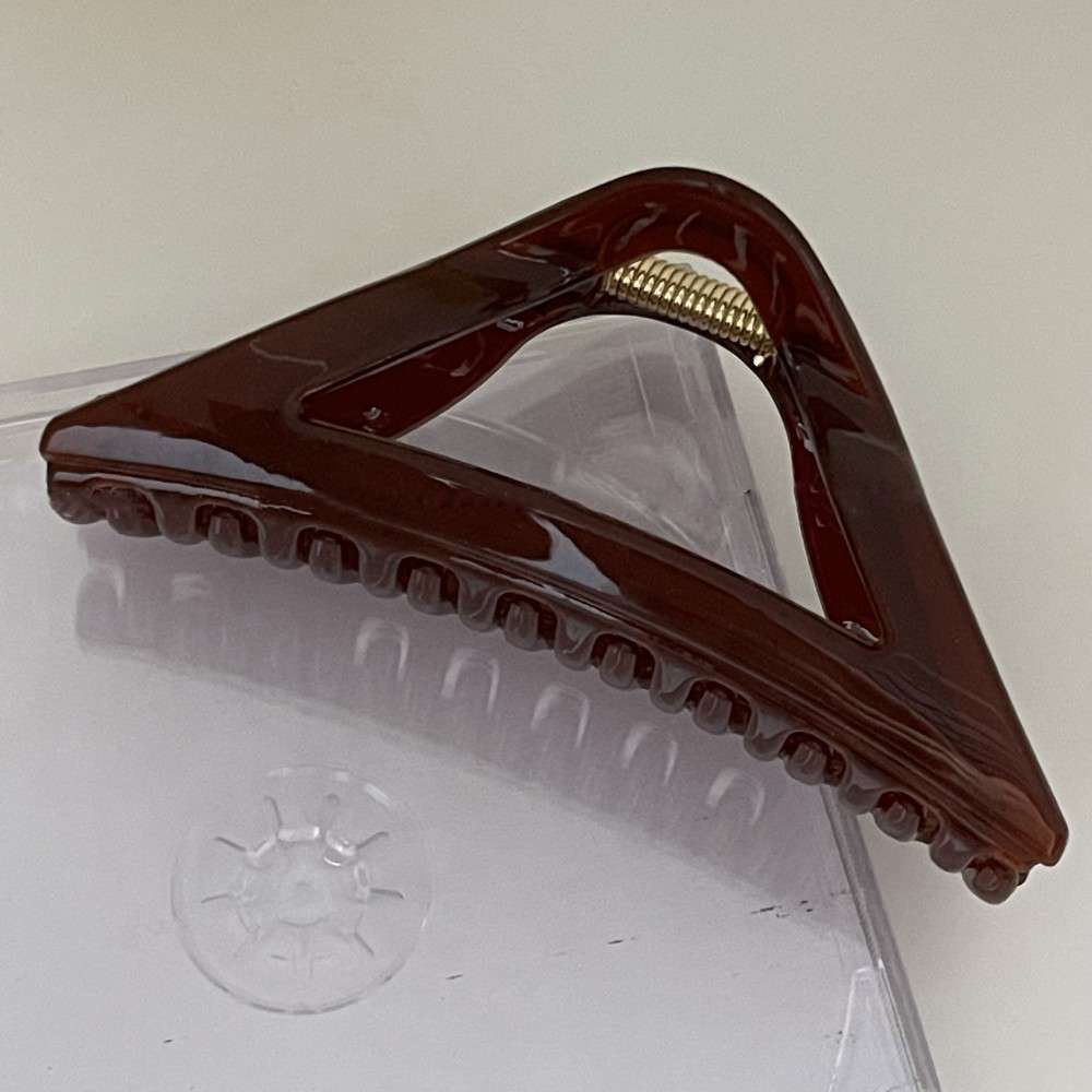 Kẹp tóc hình tam giác rỗng lớn bằng nhựa resin tinh tế đơn giản thời trang cho nữ