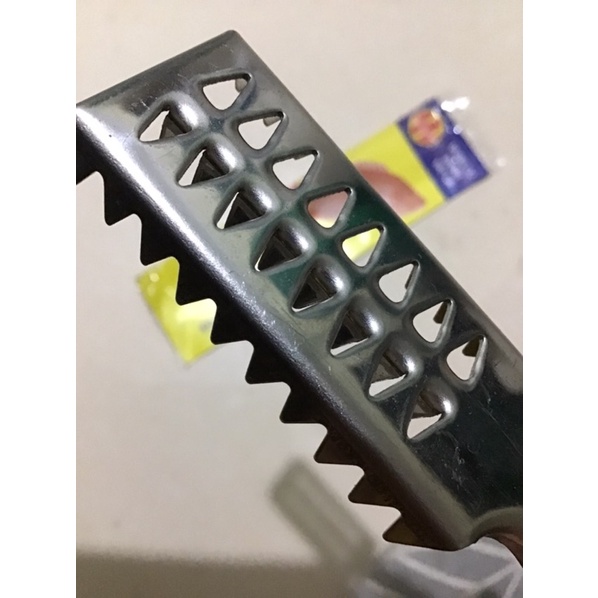 Dụng cụ đánh vảy cá bằng inox - dụng cụ lóc vảy cá