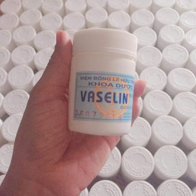 Vaseline kem bôi lẻ viện bỏng
