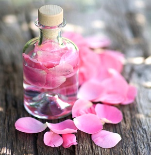 Nước hoa hồng Bulgarian Rose Water