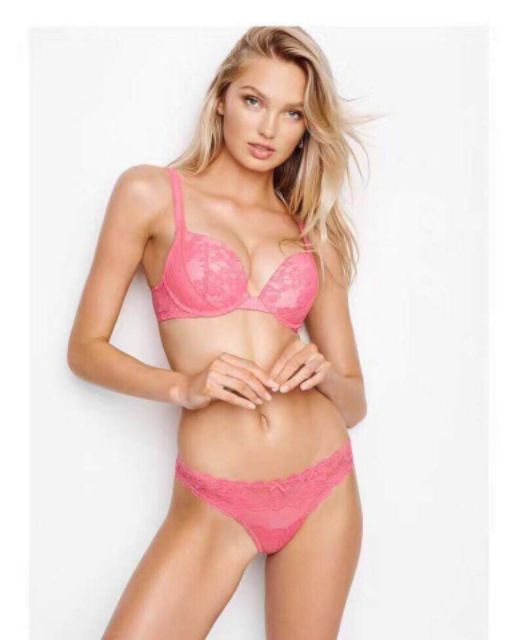 Vicky ánh nhũ siêu đẩy