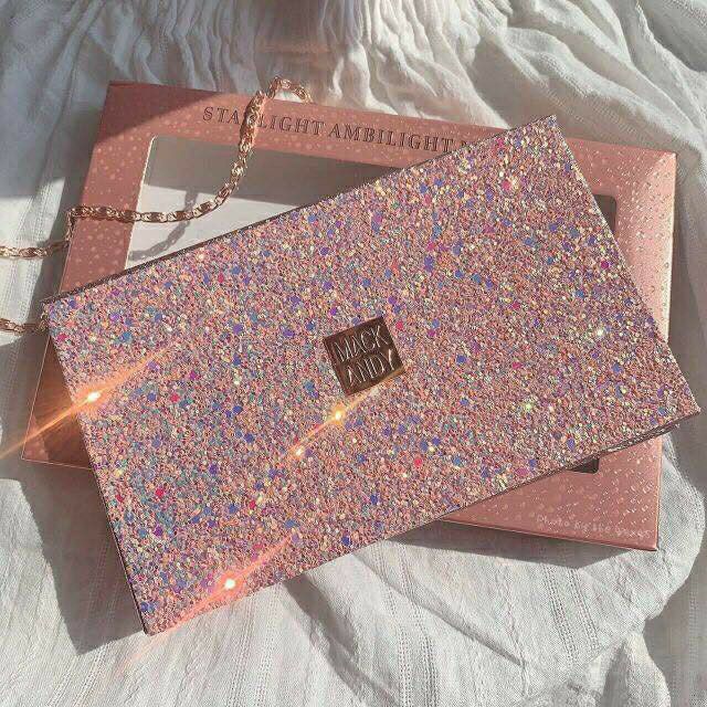 Bảng phấn mắt túi xách Mack Andy