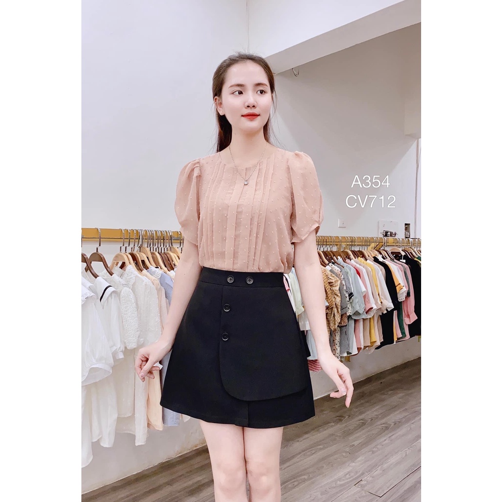Chân váy ngắn có lót quần vạt cong đính cúc 2 lớp 096