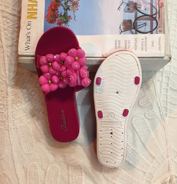 Dép Nữ Quai Ngang Đính Hoa Mai Xinh Xắn Nhựa Dẻo Cao 3 Phân Size 36-40- Hàng Nhập Quảng Châu - Lucky Girl shop