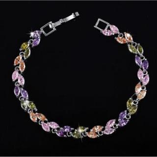 Vòng tay bạc đính đá zircon hình chiếc lá dành cho nữ
