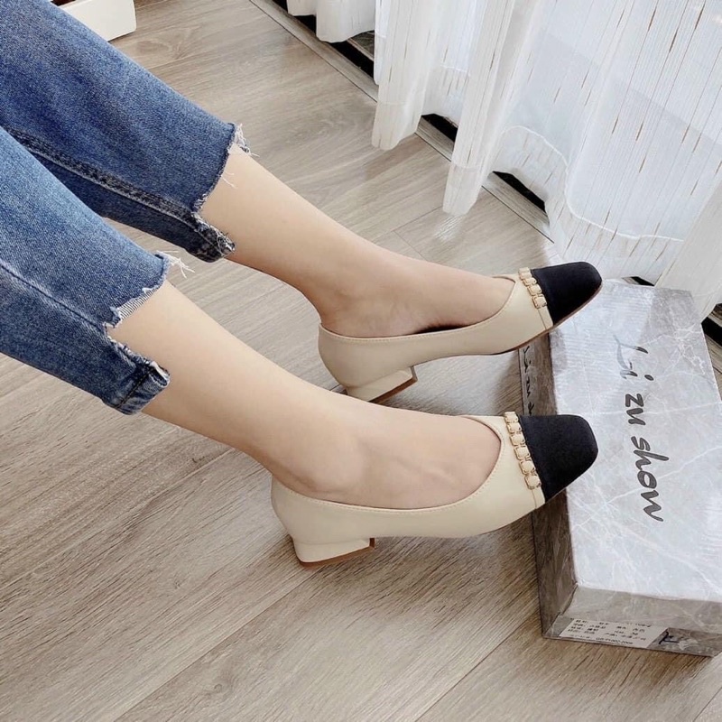 Giày gót vuông 2cm be pha đen mũi xích cao cấp