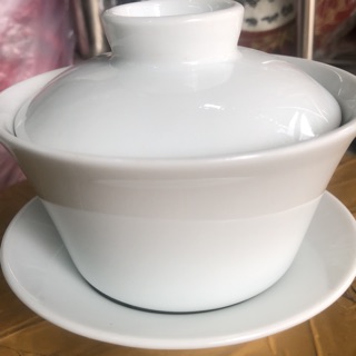 Chum trà bằng sứ