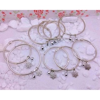 Kiềng tay có charm