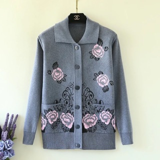 Áo len cài cúc cho người già