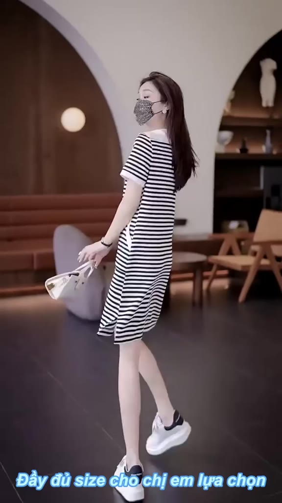Váy Nữ Thiết Kế Dáng Suông V95, Váy Kẻ Có Túi Có Khóa Cổ In LoGo Phong Cách Hàn Quốc Trẻ Trung | BigBuy360 - bigbuy360.vn