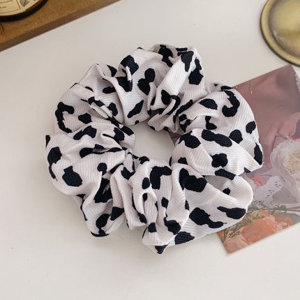 Scrunchies Cột Tóc Bò Sữa Trắng Đen Cow Pattern