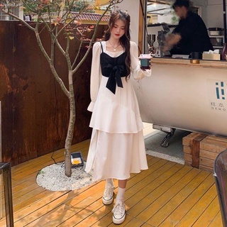 V014 - Váy trắng yếm đen nơ ngực vintage công chúa, đầm xòe cổ vuông 2 tầng xẻ chân tay bồng dáng dài tiểu thư