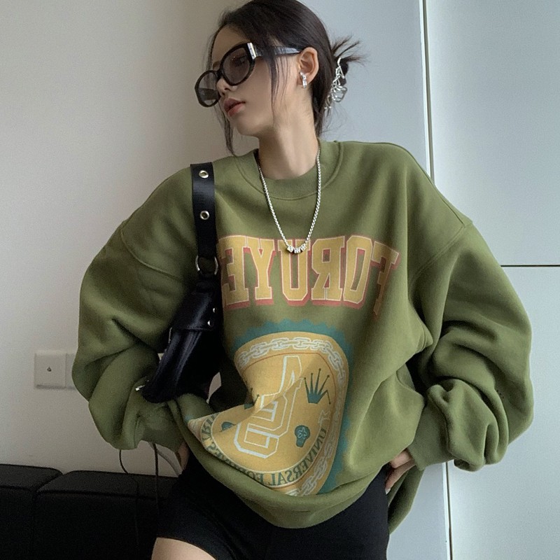 Áo sweatshirt cổ lọ dày dặn màu xanh lá đậm | BigBuy360 - bigbuy360.vn