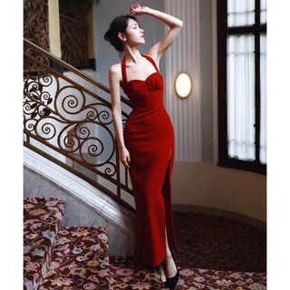 Đầm maxi nhung cổ yếm xẻ đùi