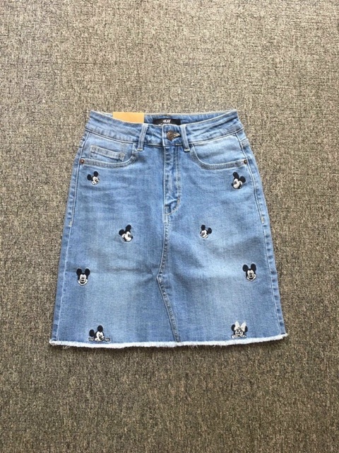 CHÂN VÁY JEANS NỮ CÓ QUẦN TUA LAI THÊU HOẠT HÌNH HAI MÀU ĐẬM NHẠT B-T