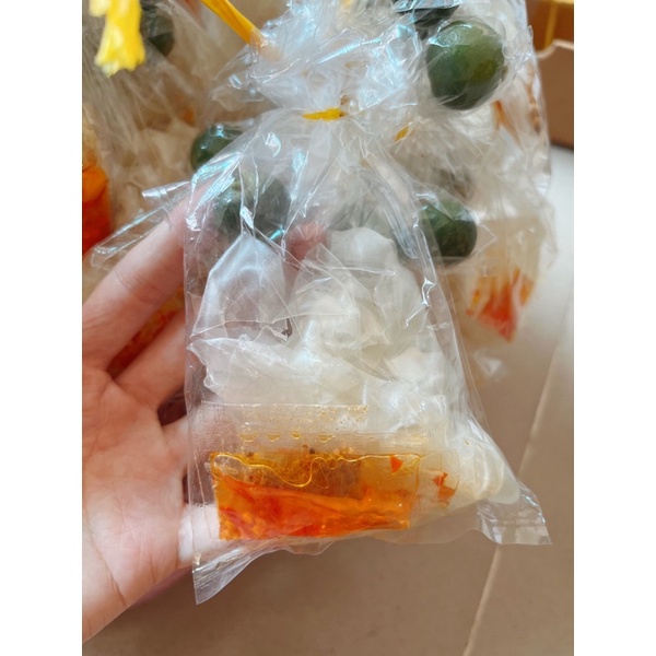 Xâu bánh tráng sate tắc
