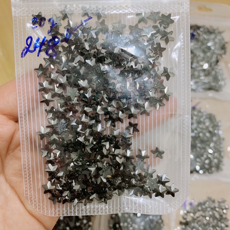Đá khối chân nhọn đen mix hình (set 100 viên) - LanChiNail