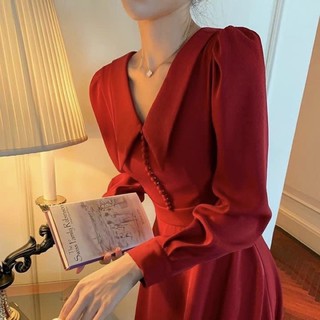 Đầm đỏ cổ vest nút bọc (kèm hình thật)