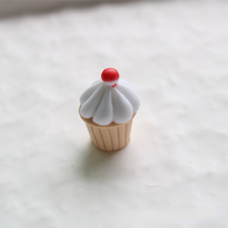 Set 10 Phụ Kiện Trang Trí Điện Thoại Hình Bánh Cupcake 3D Bằng Nhựa Resin