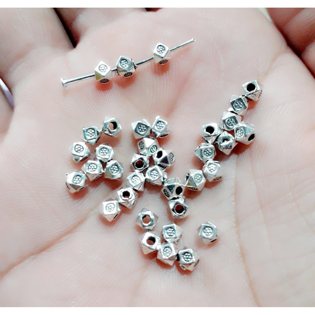 Charm giá sỉ : 50g = 23k / 1 gói [ Sỉ Charm bạc cổ 50g ]