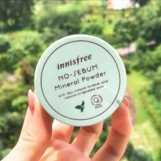 Phấn phủ kiềm dầu Innisfree No Sebum Blur Powder