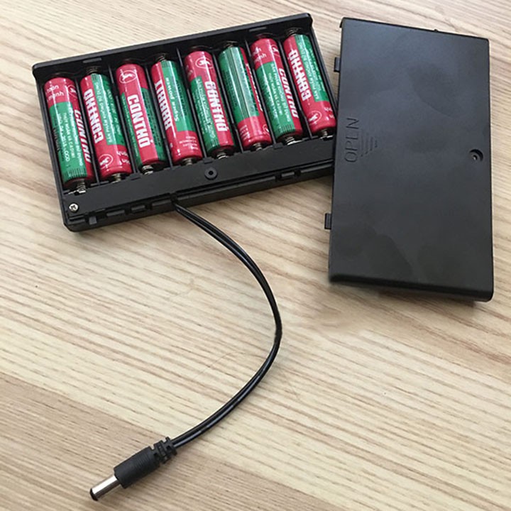 Hộp chuyển đổi 8 pin tiểu AA 1.5V thành nguồn 12V
