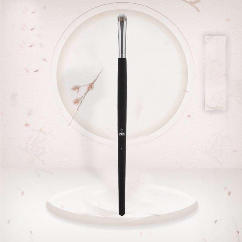 Cọ nhấn và viền mí mắt BH COSMETICS Studio Pro Brush 9