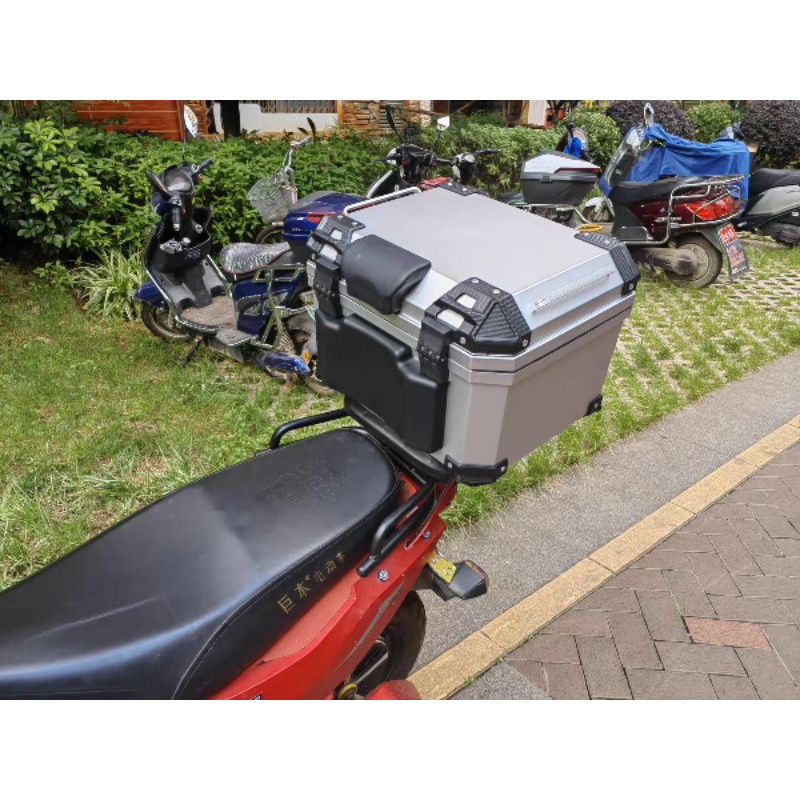 Thùng NHÔM NHỰA 45L Top box 45l gắn xe máy