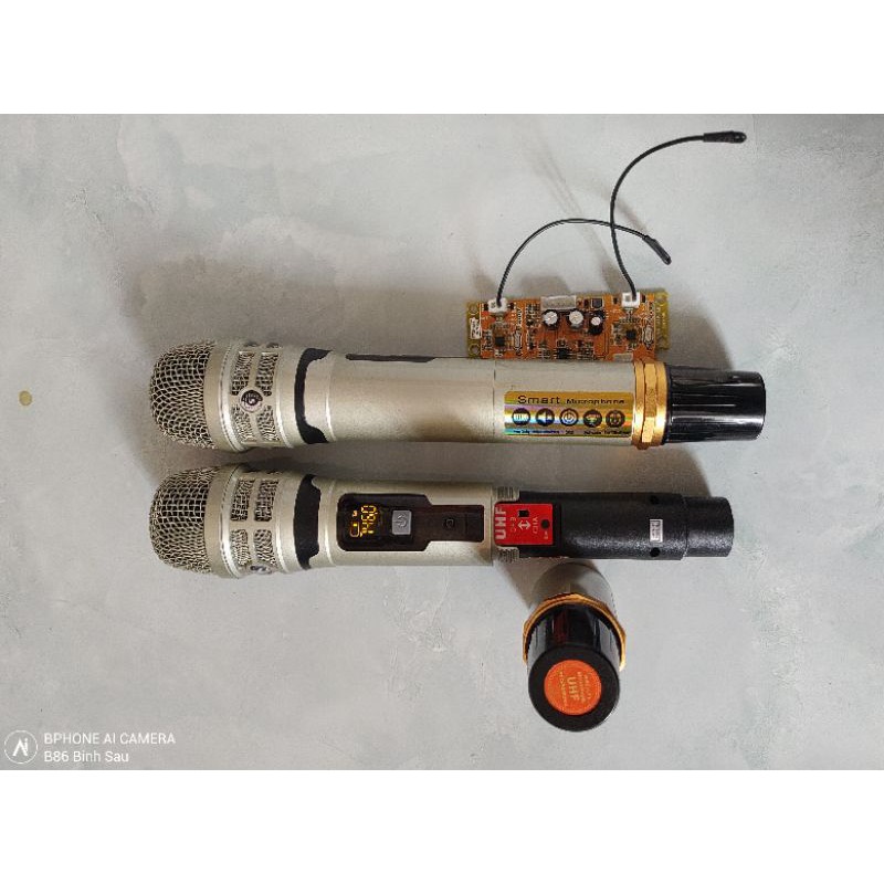 Micro  không  dây  UHF cao cấp