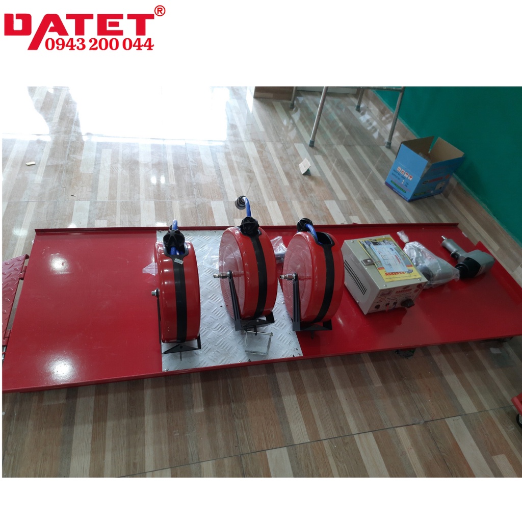 Bàn nâng xe máy . Bàn nâng xe máy 200kg, chính hãng. Bảo hành chính hãng lên đến 12 tháng.