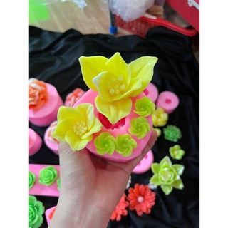 Khuôn Silicone Hoa Cúc Nhụy 4Cm